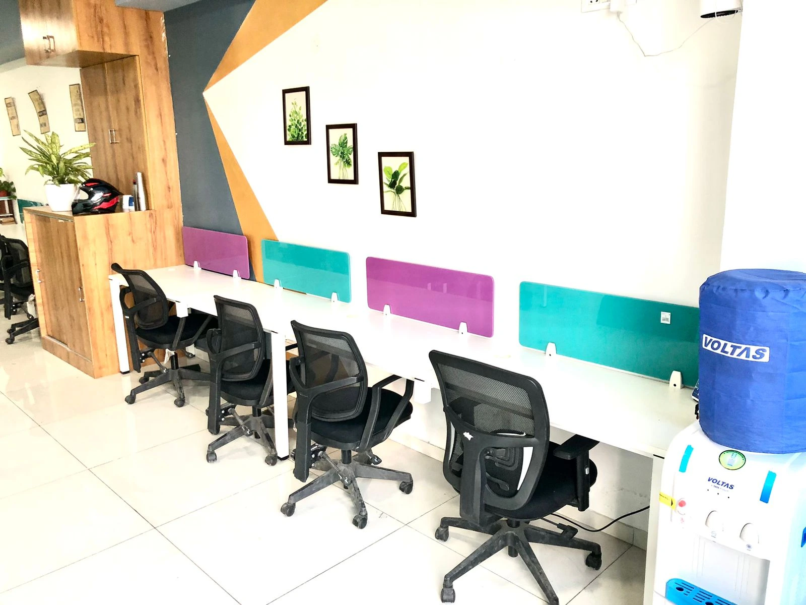 Professional meeting room facilities at The Living Desk